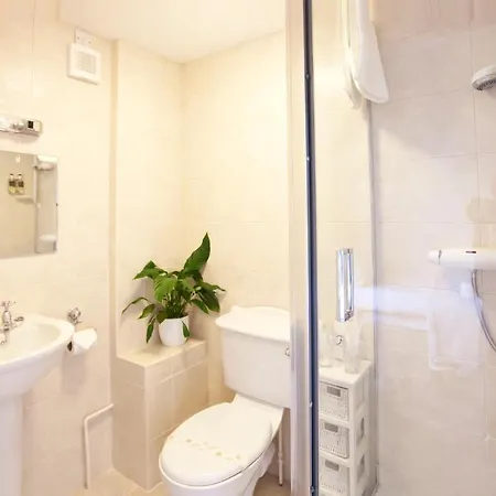 Bishops Guest Pensionat 5*