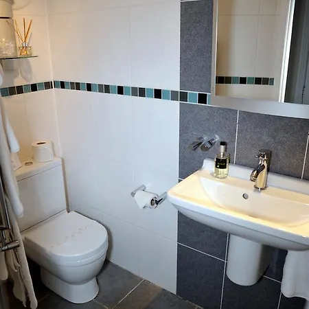 Bishops Guest Pensionat 5*