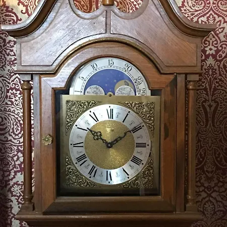 Bishops Guest בית הארחה