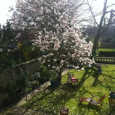 Bishops Guest Gasthuis 5*