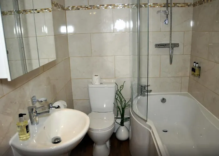 Konukevi Bishops Guest 5*