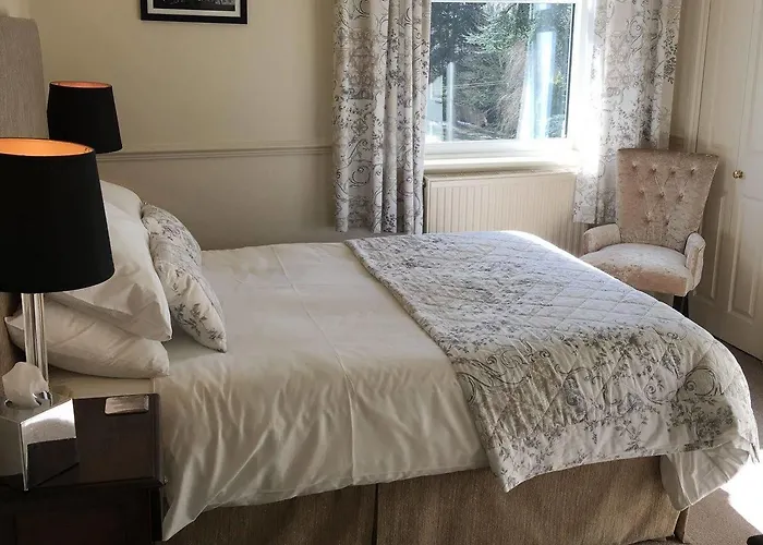 Konukevi Bishops Guest 5*